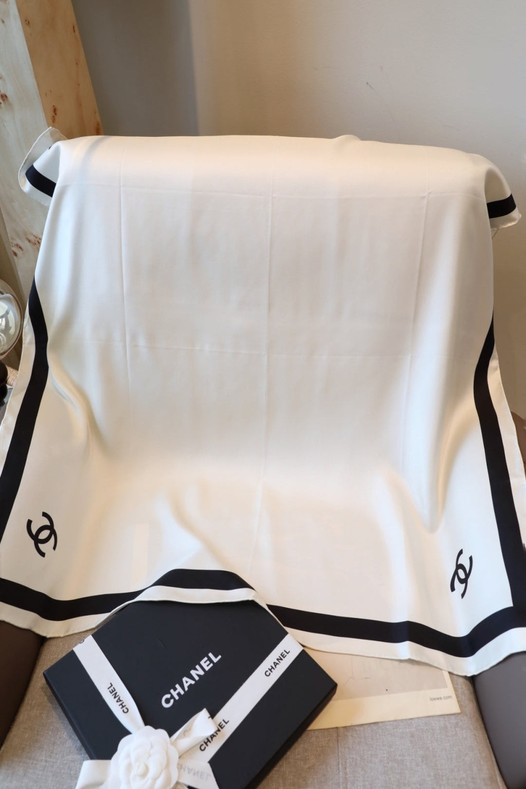 Chanel Style Contrast-Border Lightweight Shawl