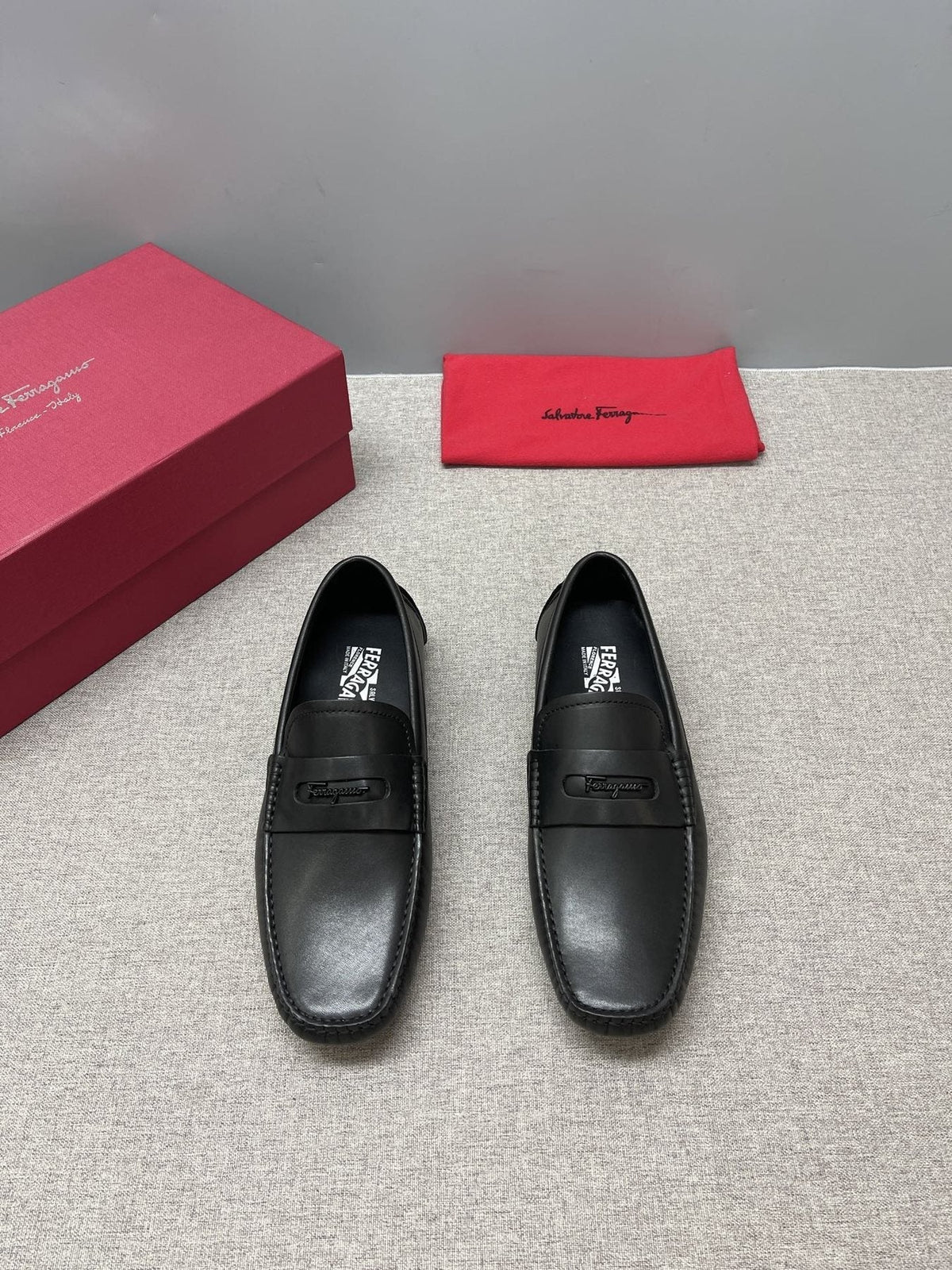 Ferragamo Men's Black Leather Driving Loafers
